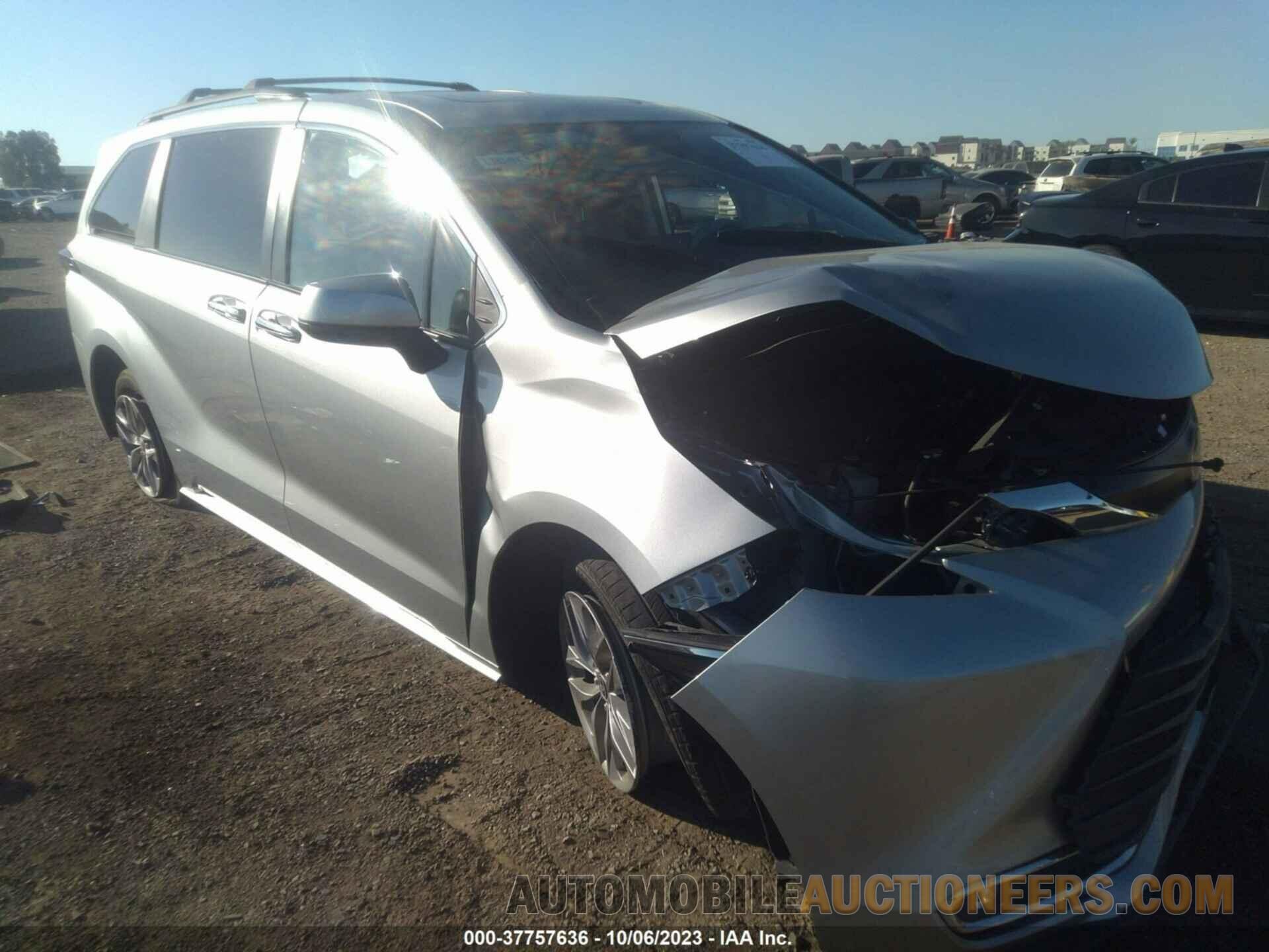 5TDJRKEC8NS096215 TOYOTA SIENNA 2022