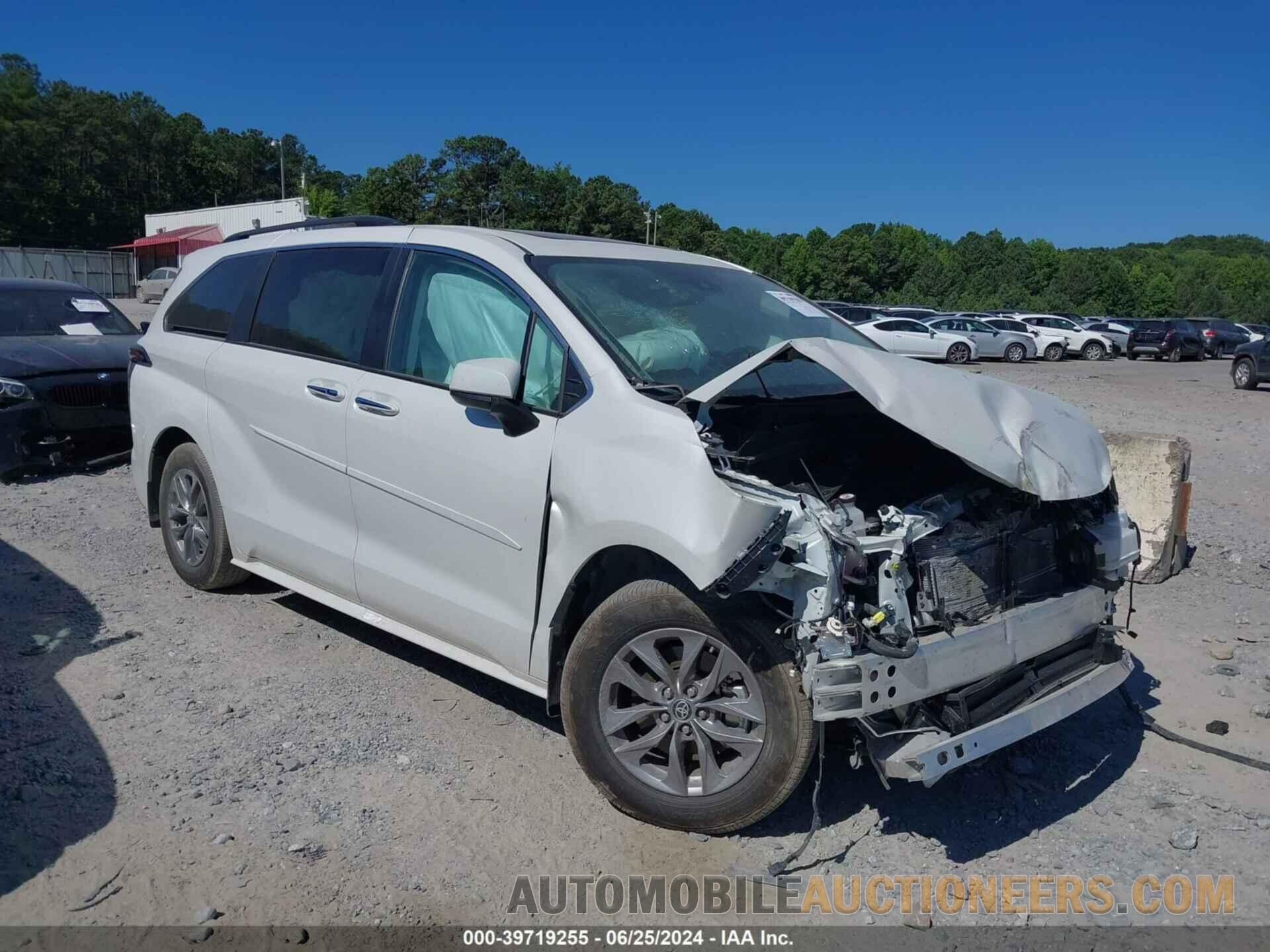 5TDJRKEC9RS182395 TOYOTA SIENNA 2024