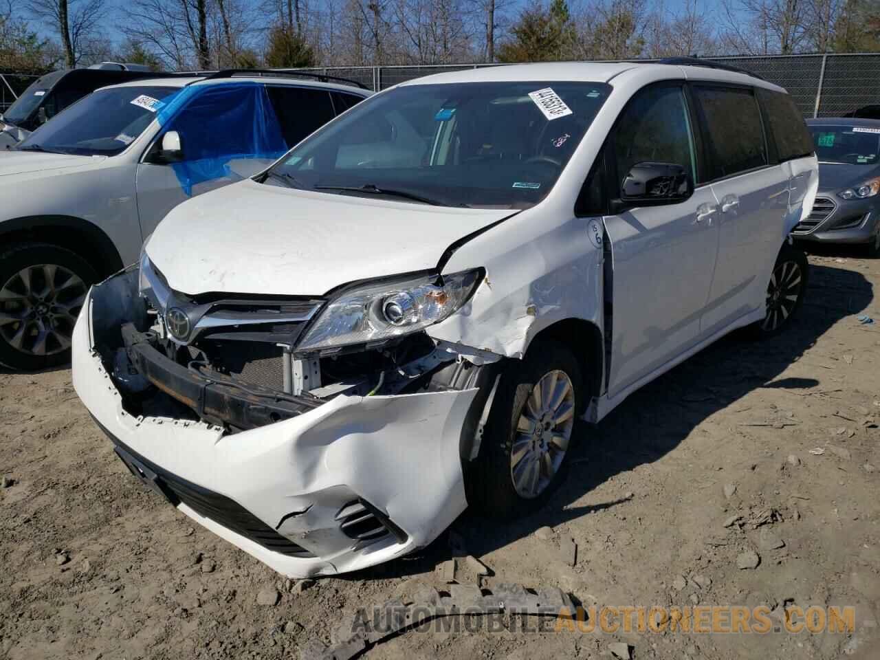 5TDJZ3DC2KS218683 TOYOTA SIENNA 2019