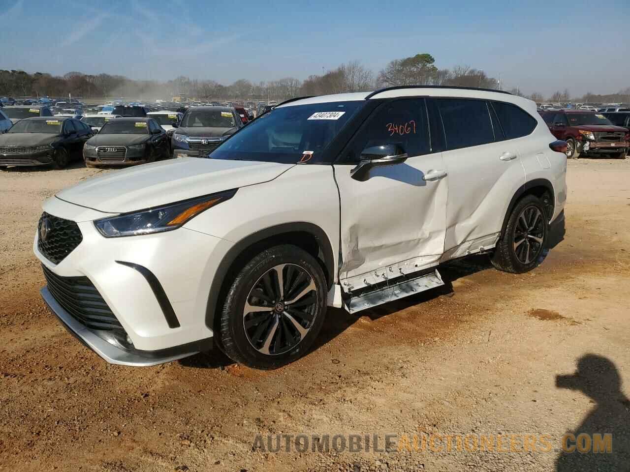 5TDJZRBH1MS110687 TOYOTA HIGHLANDER 2021