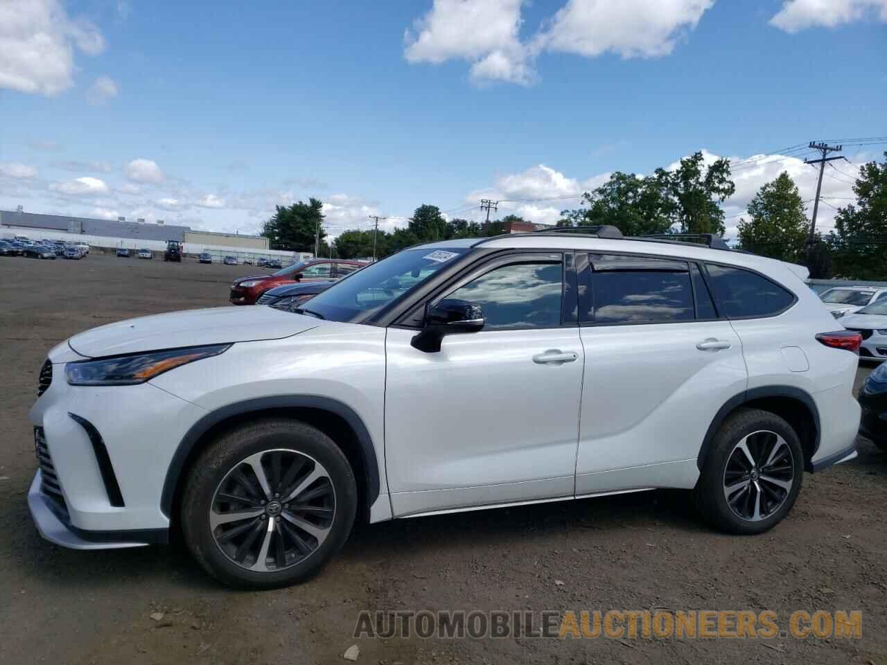 5TDJZRBH8NS192872 TOYOTA HIGHLANDER 2022