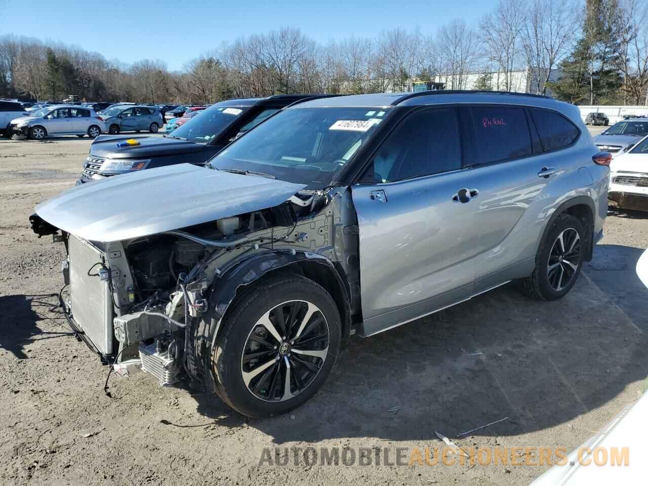 5TDJZRBHXNS216010 TOYOTA HIGHLANDER 2022