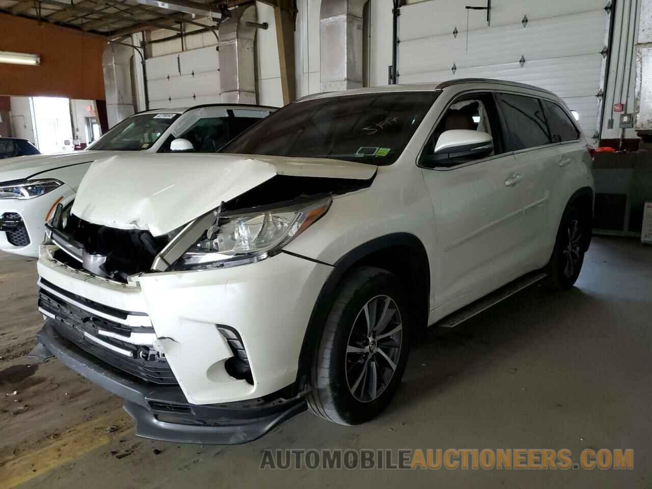 5TDJZRFH0HS372278 TOYOTA HIGHLANDER 2017