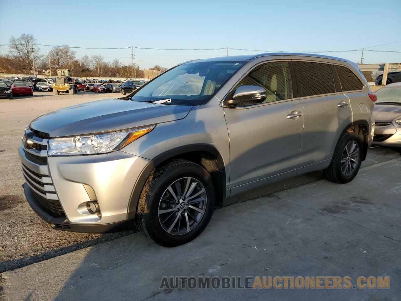 5TDJZRFH0HS439123 TOYOTA HIGHLANDER 2017