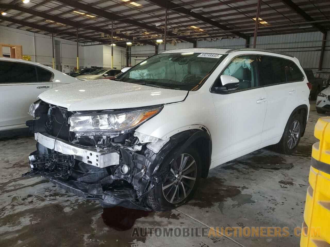 5TDJZRFH0HS517948 TOYOTA HIGHLANDER 2017