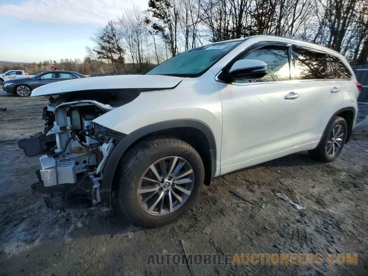 5TDJZRFH0JS522864 TOYOTA HIGHLANDER 2018