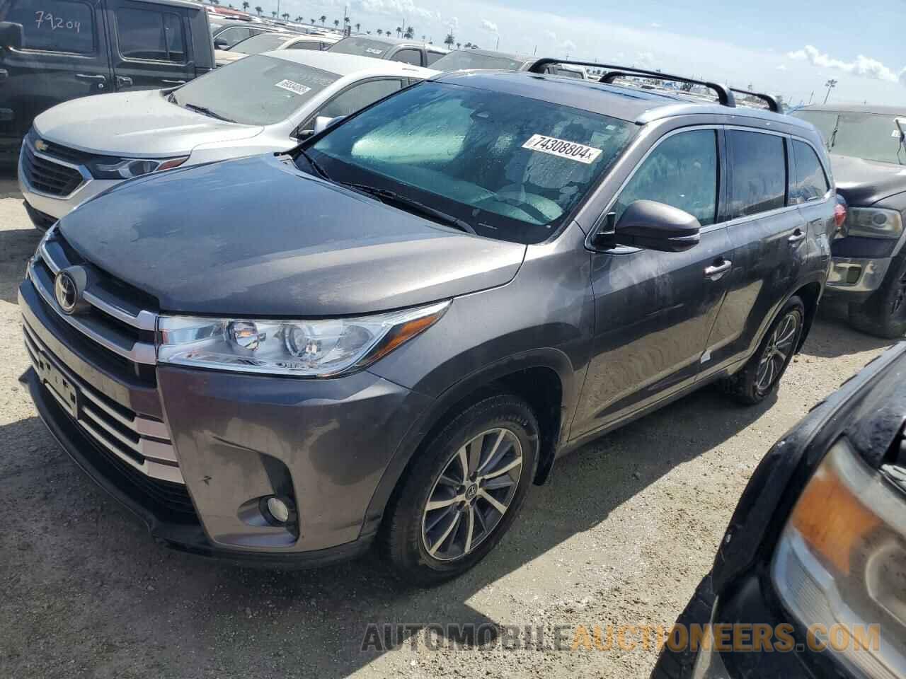 5TDJZRFH0JS557453 TOYOTA HIGHLANDER 2018