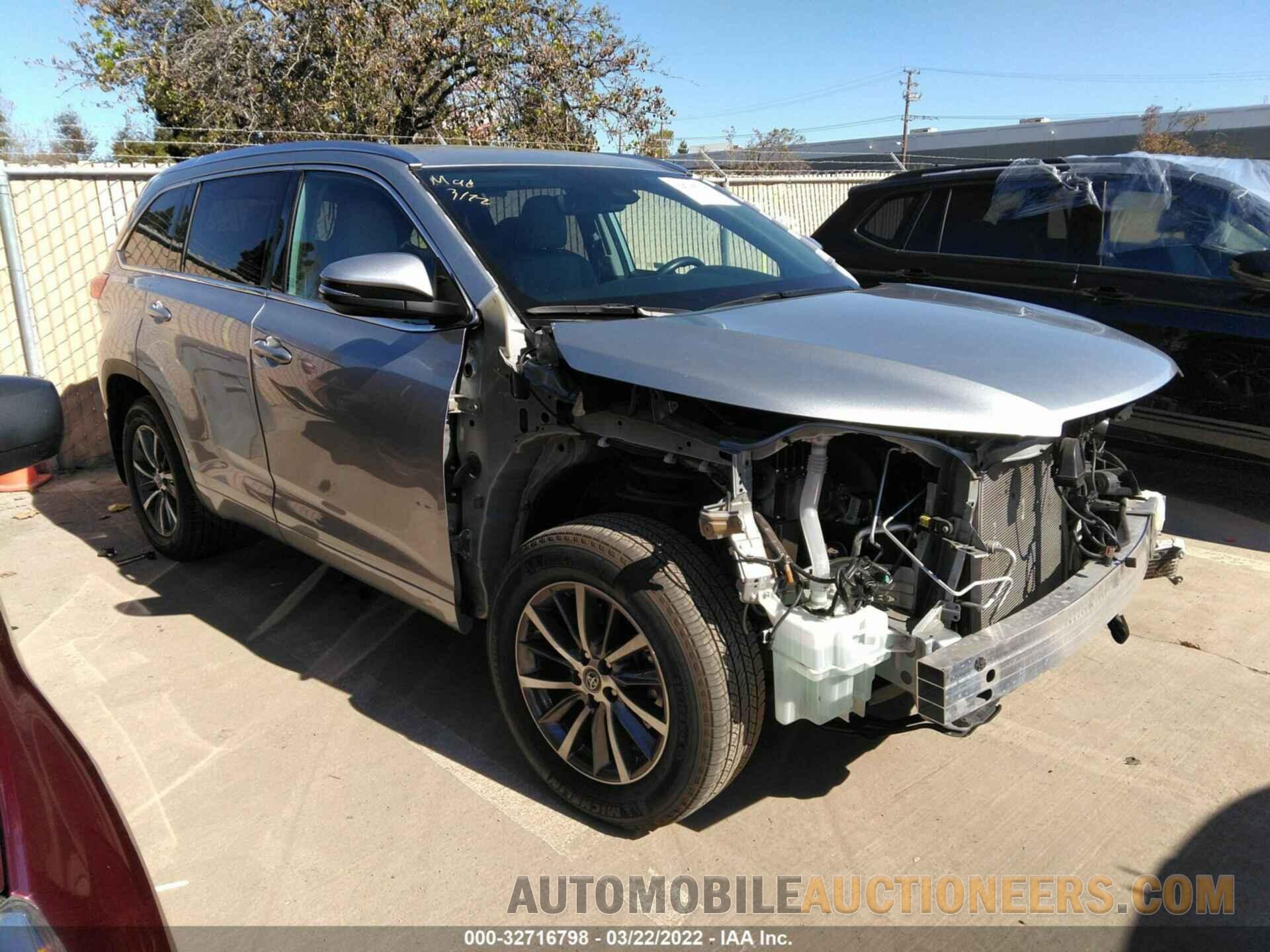 5TDJZRFH0JS561065 TOYOTA HIGHLANDER 2018