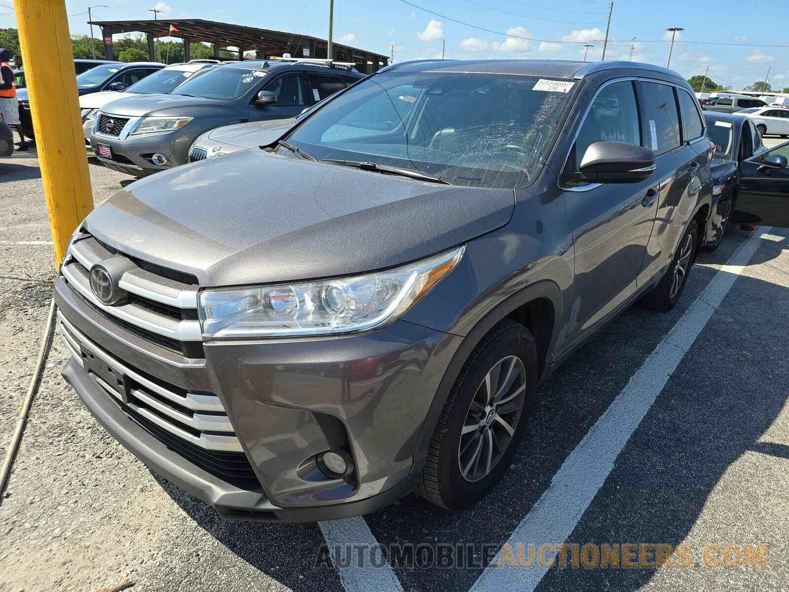 5TDJZRFH0JS561941 Toyota Highlander 2018