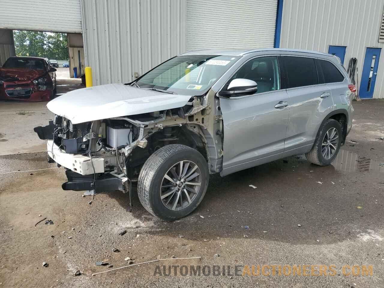 5TDJZRFH0JS800257 TOYOTA HIGHLANDER 2018