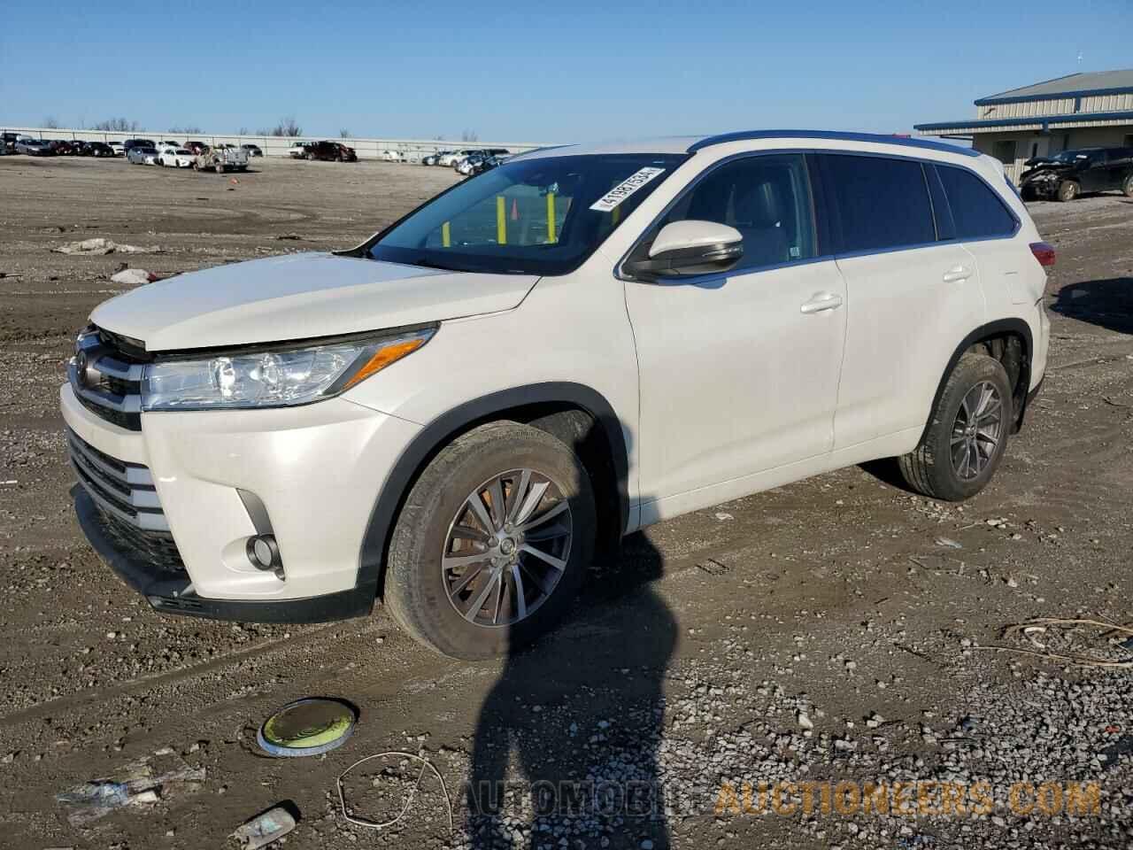 5TDJZRFH0JS805023 TOYOTA HIGHLANDER 2018