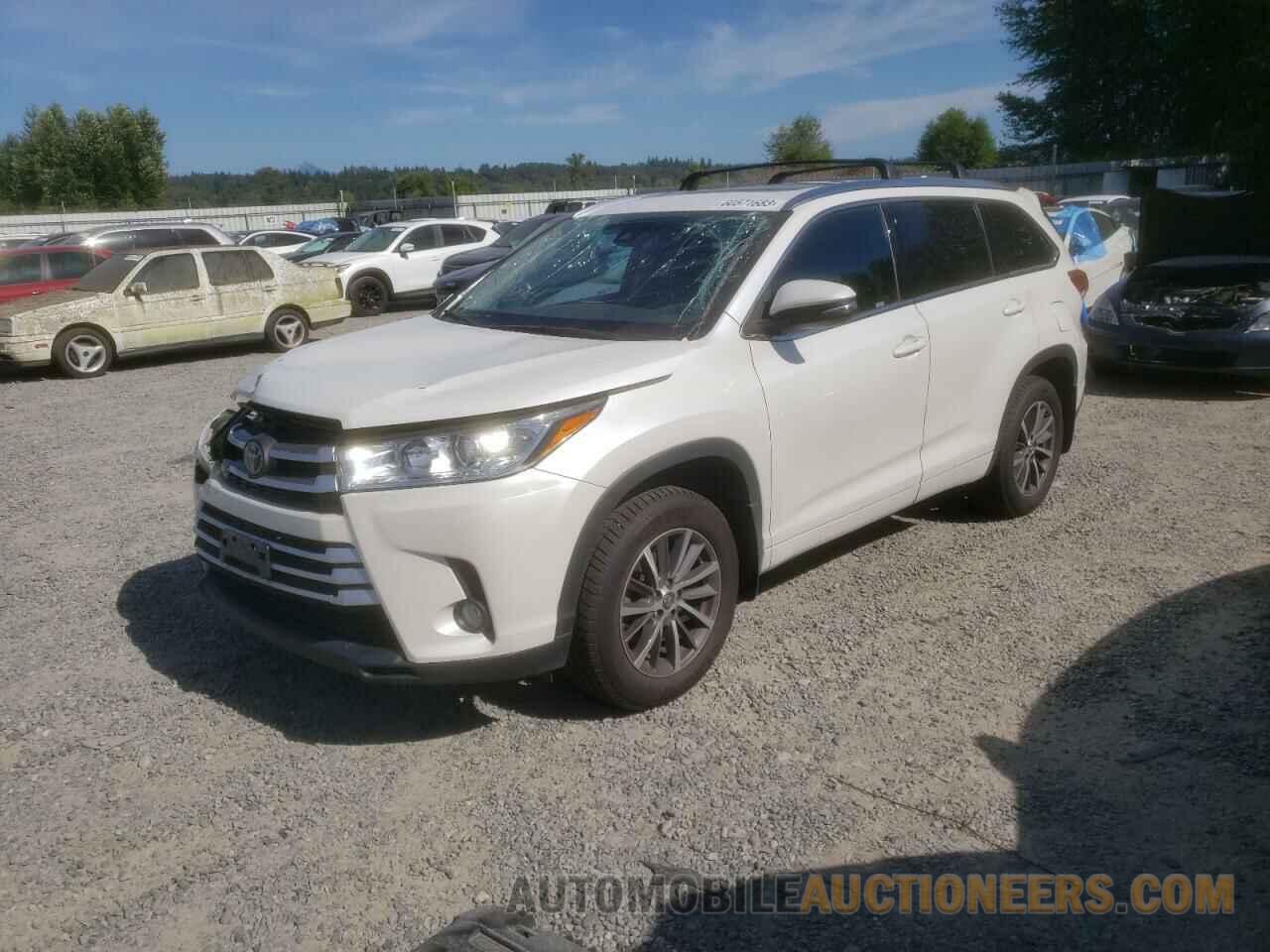 5TDJZRFH0JS811601 TOYOTA HIGHLANDER 2018