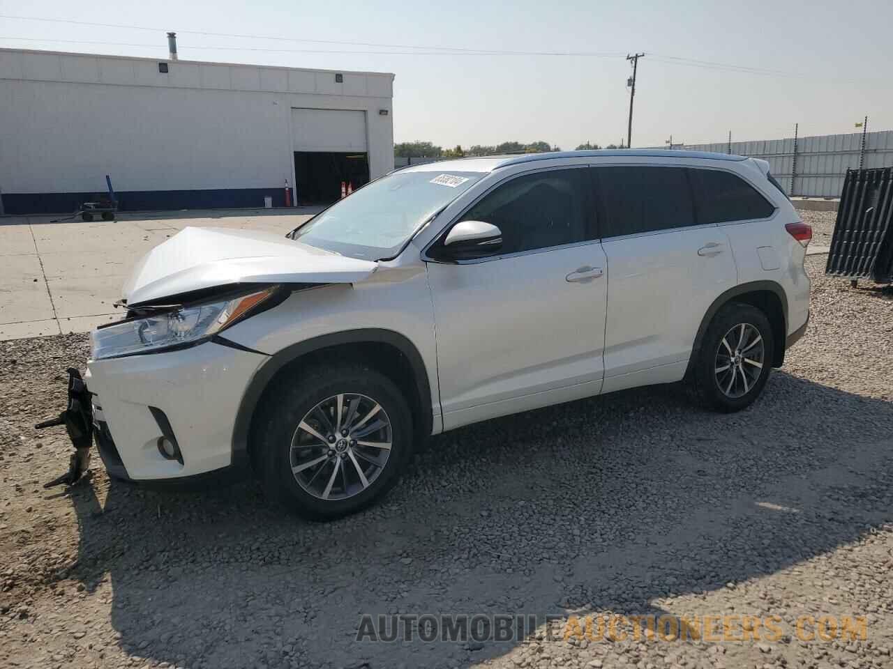 5TDJZRFH0JS815471 TOYOTA HIGHLANDER 2018