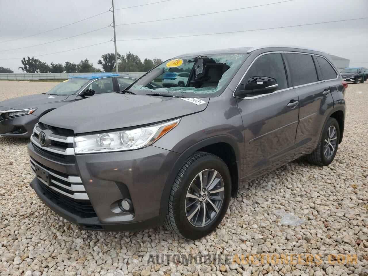 5TDJZRFH0JS822744 TOYOTA HIGHLANDER 2018