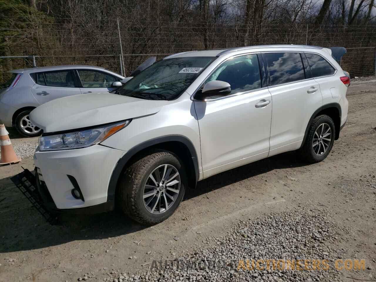 5TDJZRFH0JS833369 TOYOTA HIGHLANDER 2018