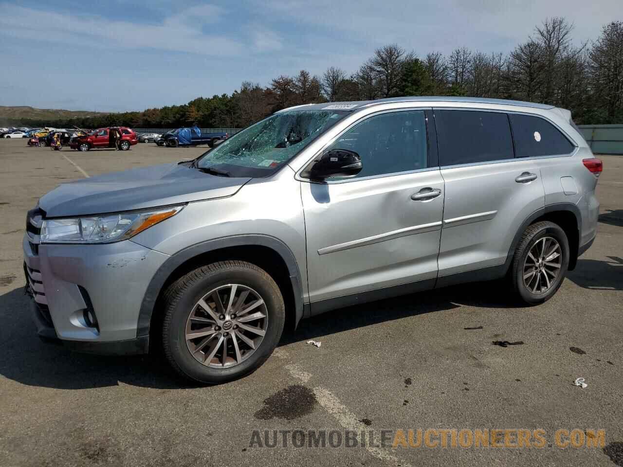 5TDJZRFH0KS582516 TOYOTA HIGHLANDER 2019