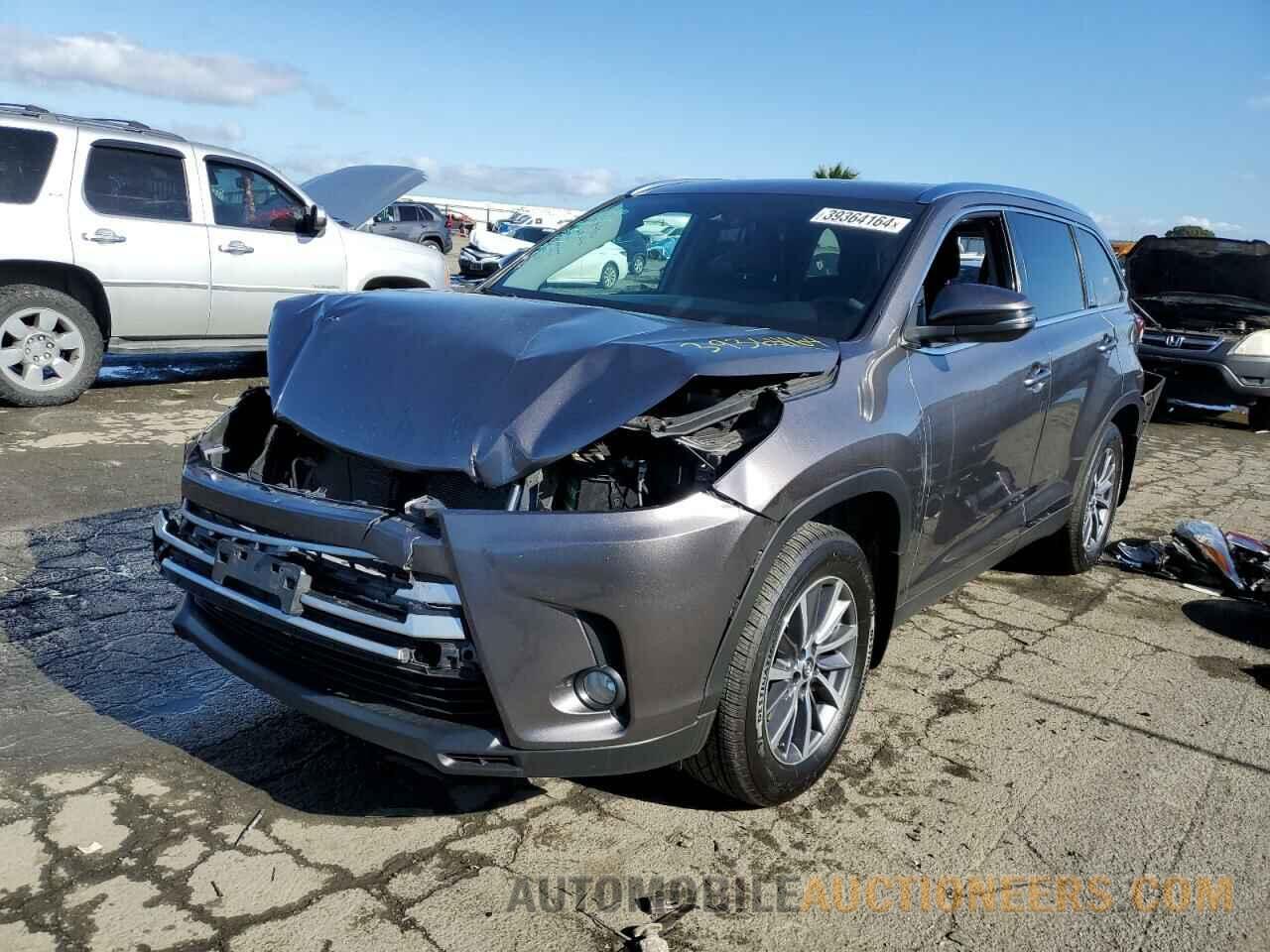 5TDJZRFH0KS956039 TOYOTA HIGHLANDER 2019