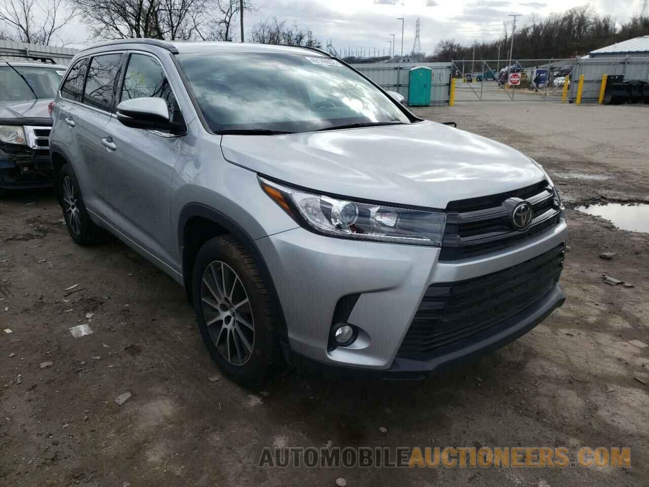 5TDJZRFH1HS471899 TOYOTA HIGHLANDER 2017