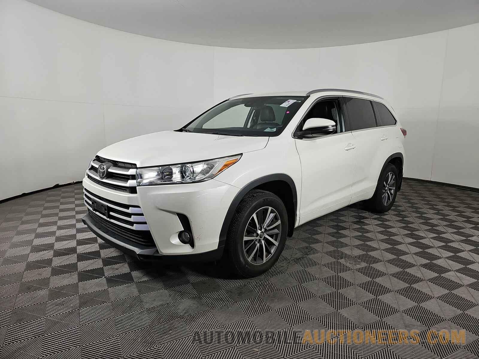 5TDJZRFH1HS519966 Toyota Highlander 2017