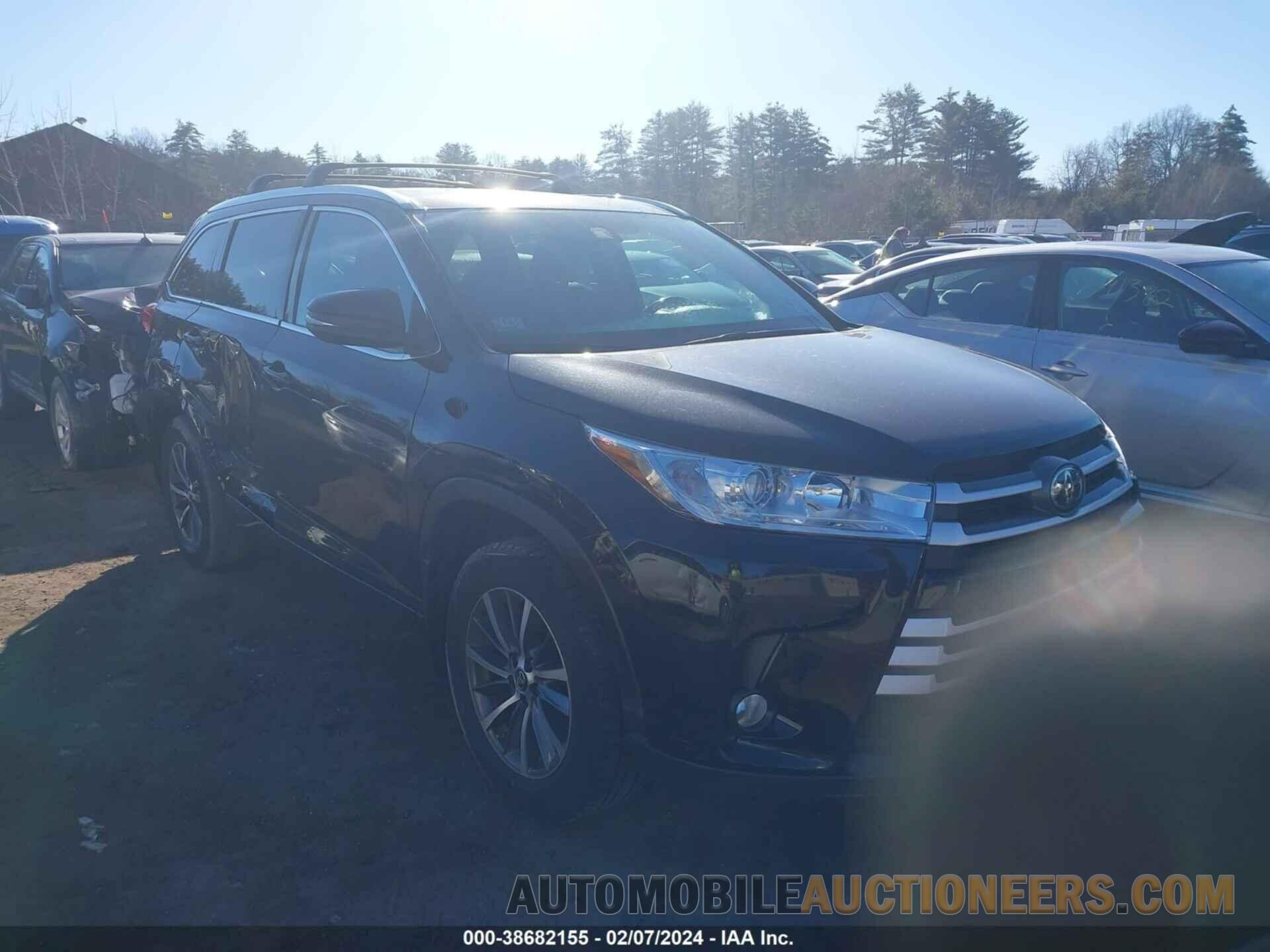 5TDJZRFH1JS527989 TOYOTA HIGHLANDER 2018