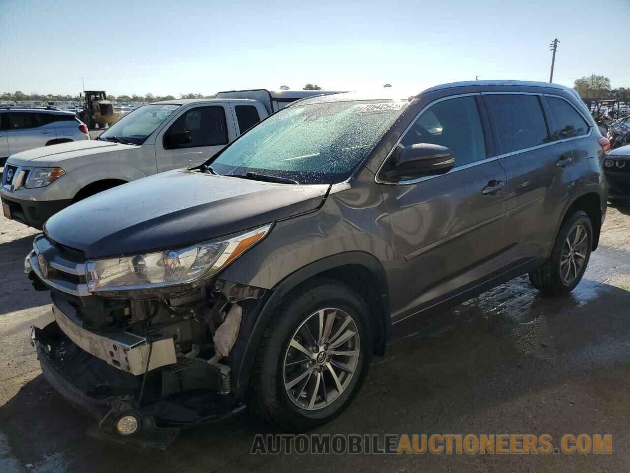 5TDJZRFH1JS537860 TOYOTA HIGHLANDER 2018