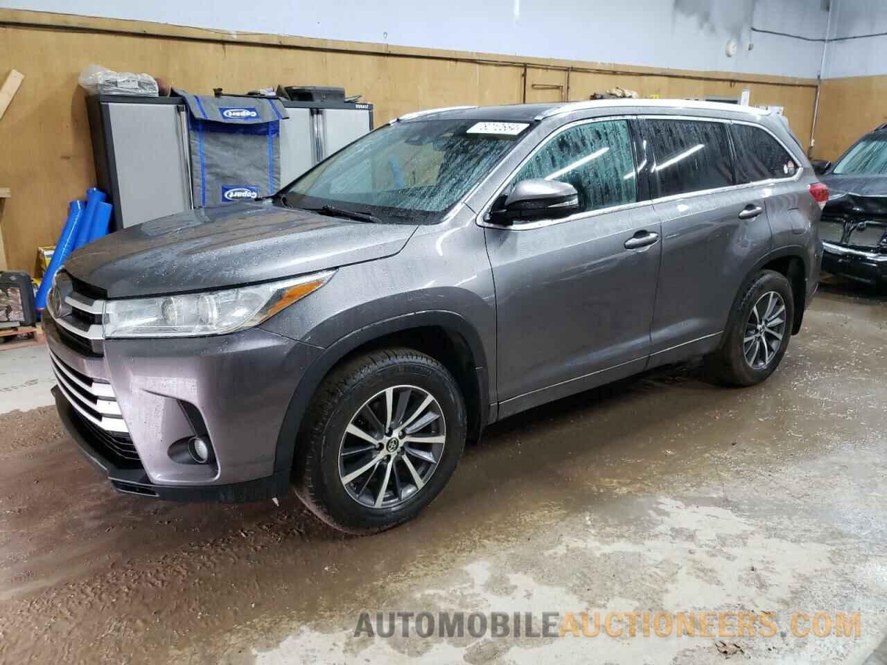 5TDJZRFH1JS555985 TOYOTA HIGHLANDER 2018