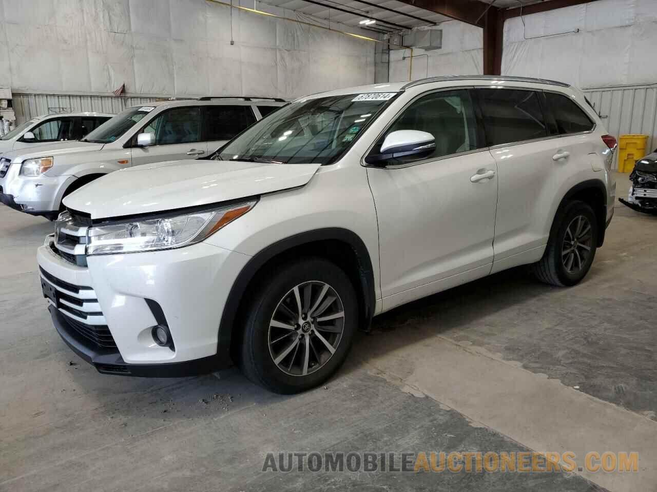 5TDJZRFH1JS562225 TOYOTA HIGHLANDER 2018