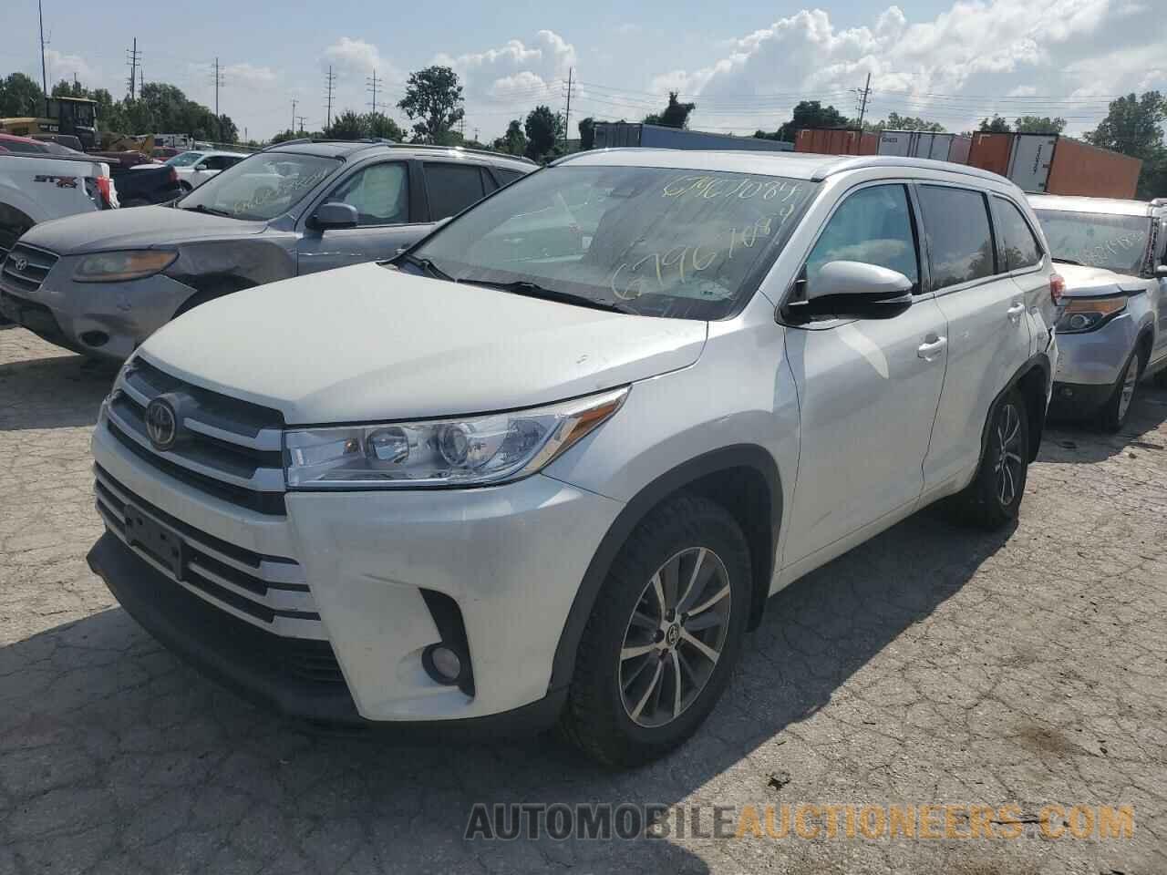 5TDJZRFH1JS805676 TOYOTA HIGHLANDER 2018