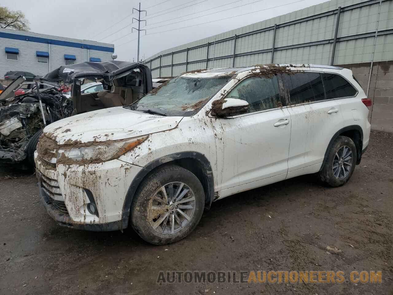 5TDJZRFH1JS816998 TOYOTA HIGHLANDER 2018