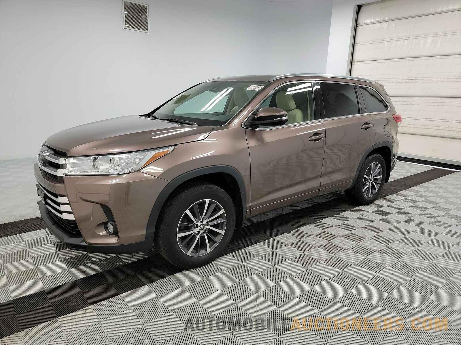 5TDJZRFH1JS827936 Toyota Highlander 2018