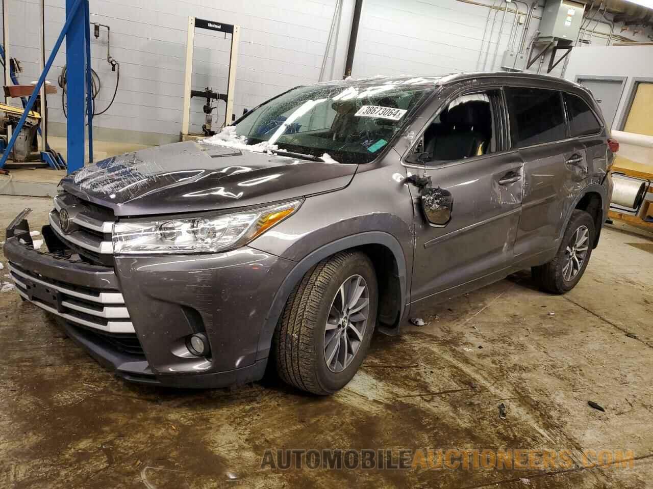 5TDJZRFH1JS829279 TOYOTA HIGHLANDER 2018