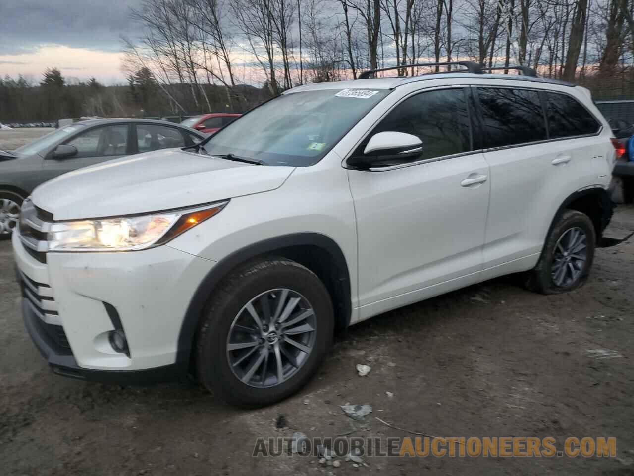 5TDJZRFH1JS841741 TOYOTA HIGHLANDER 2018