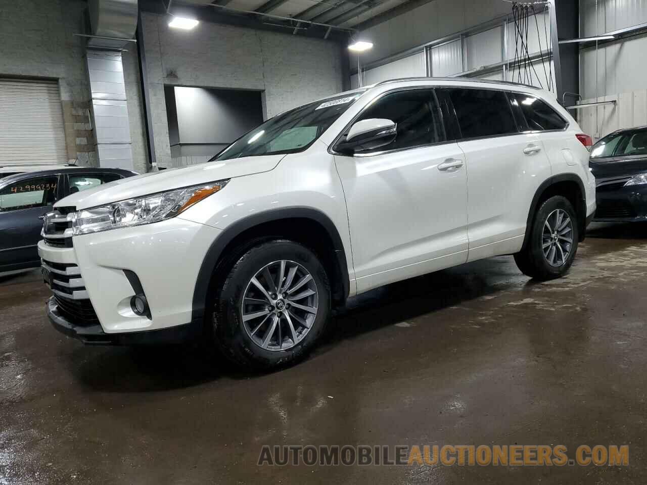 5TDJZRFH1JS901436 TOYOTA HIGHLANDER 2018