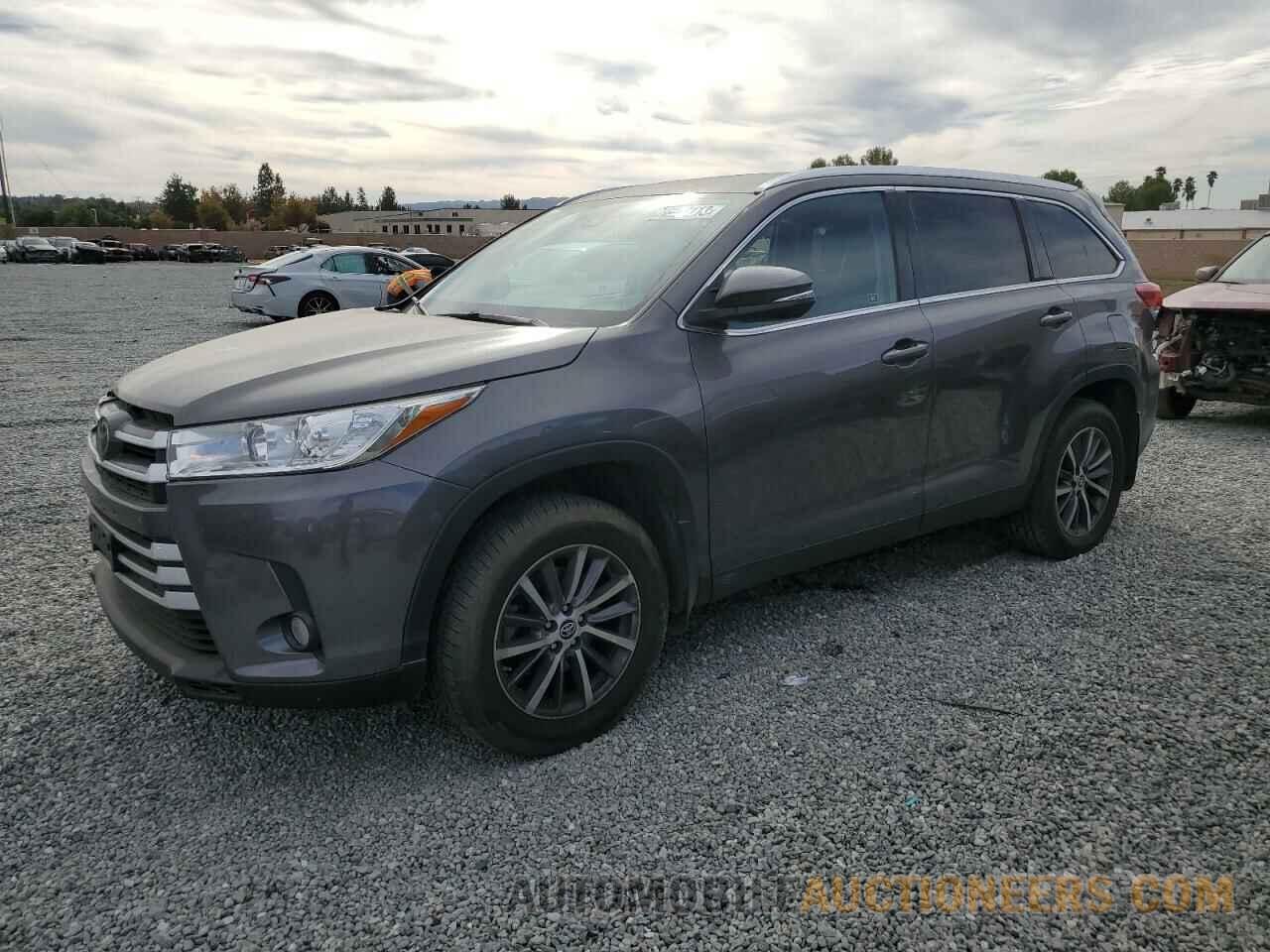 5TDJZRFH1KS568379 TOYOTA HIGHLANDER 2019