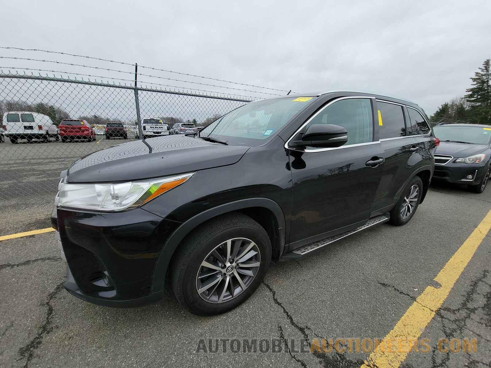 5TDJZRFH1KS585232 Toyota Highlander 2019