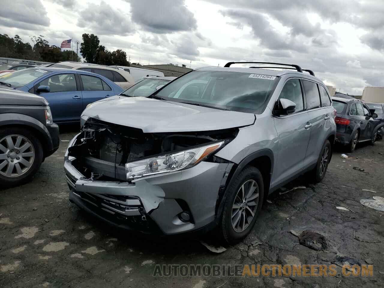 5TDJZRFH1KS613983 TOYOTA HIGHLANDER 2019