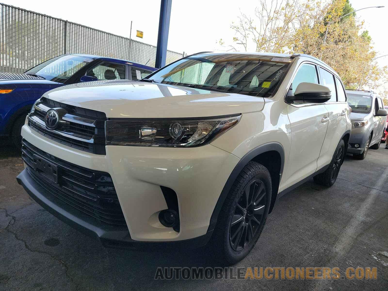 5TDJZRFH1KS624062 Toyota Highlander 2019