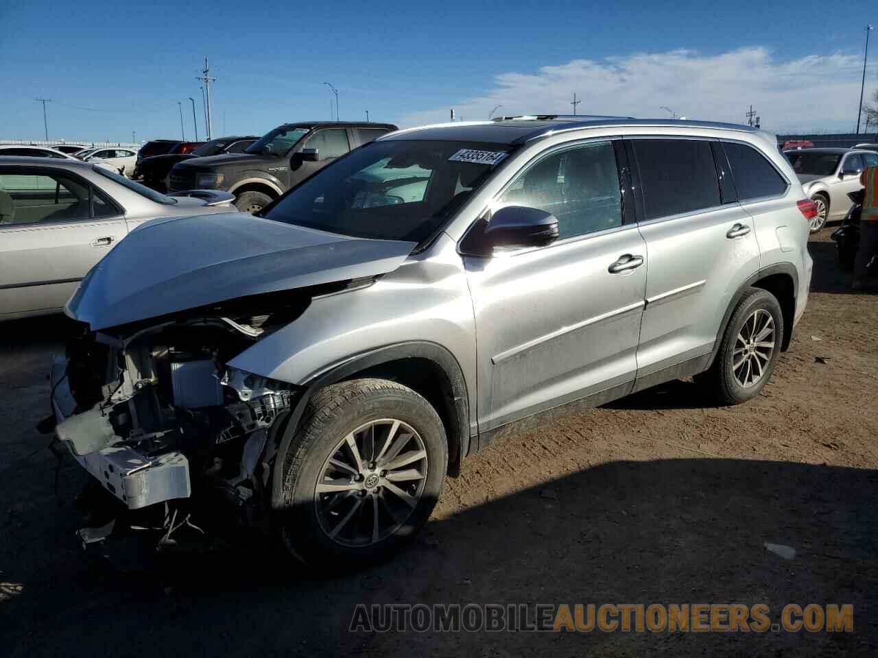 5TDJZRFH1KS704624 TOYOTA HIGHLANDER 2019