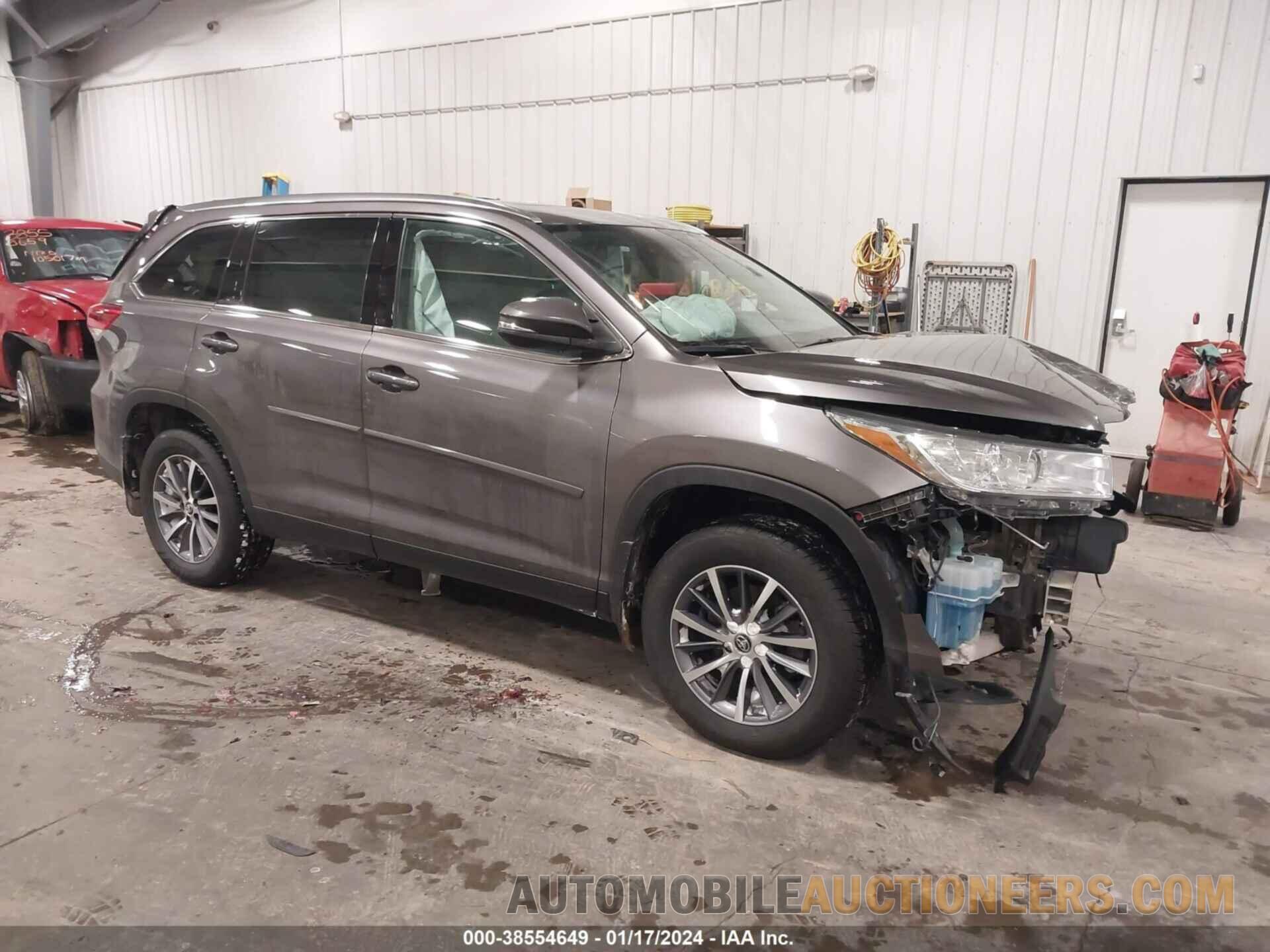 5TDJZRFH1KS940576 TOYOTA HIGHLANDER 2019