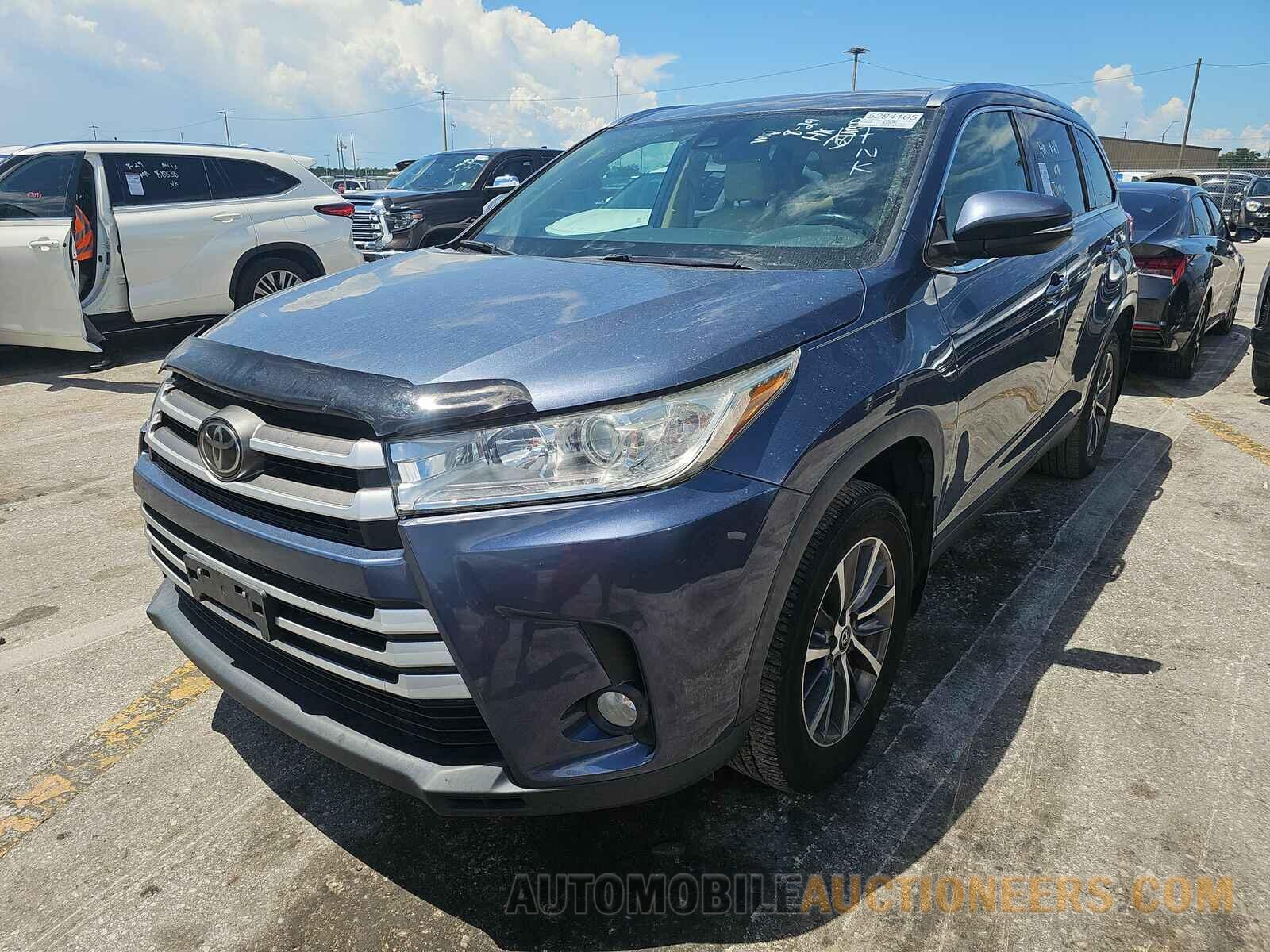 5TDJZRFH1KS974744 Toyota Highlander 2019