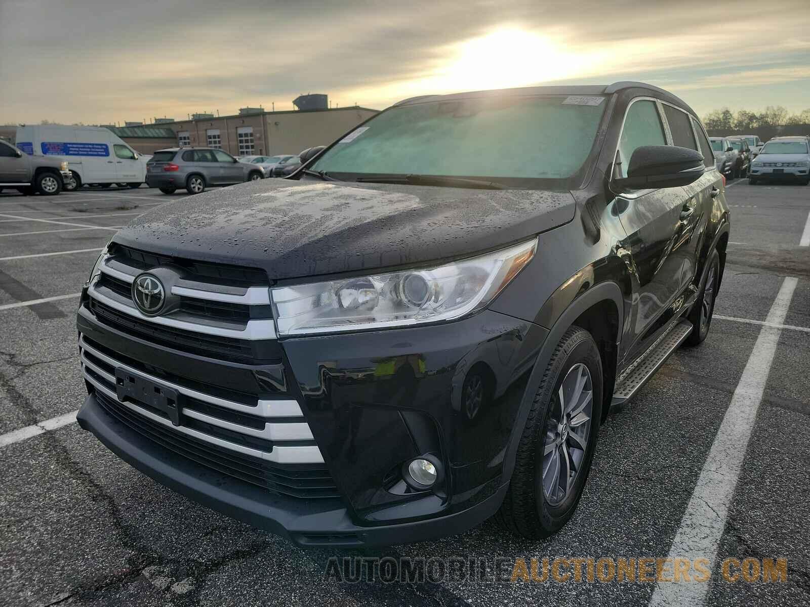 5TDJZRFH2HS390314 Toyota Highlander 2017