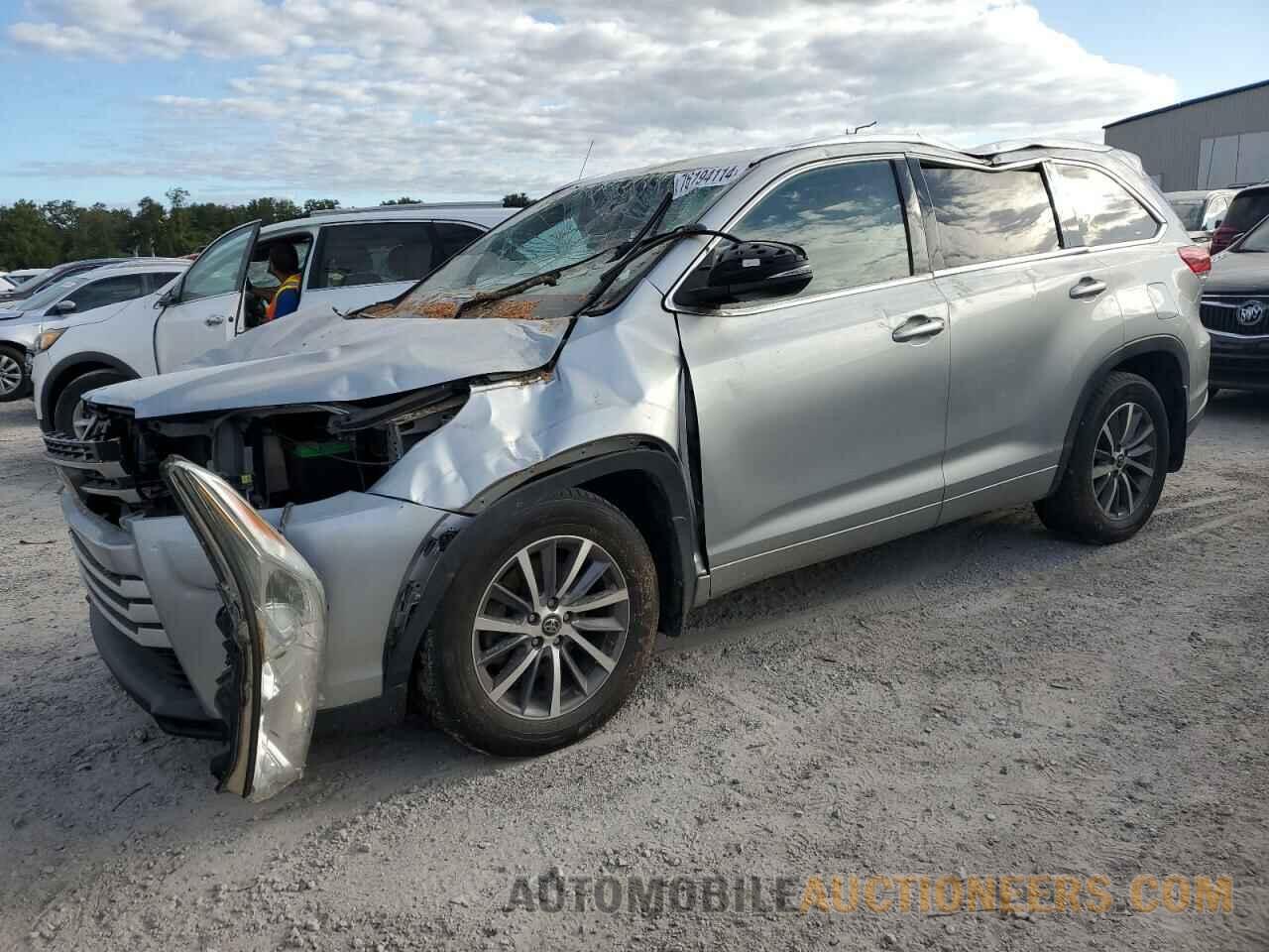 5TDJZRFH2HS520589 TOYOTA HIGHLANDER 2017