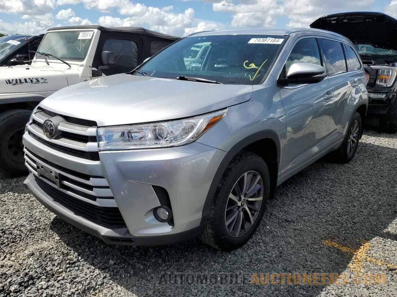 5TDJZRFH2JS526141 TOYOTA HIGHLANDER 2018