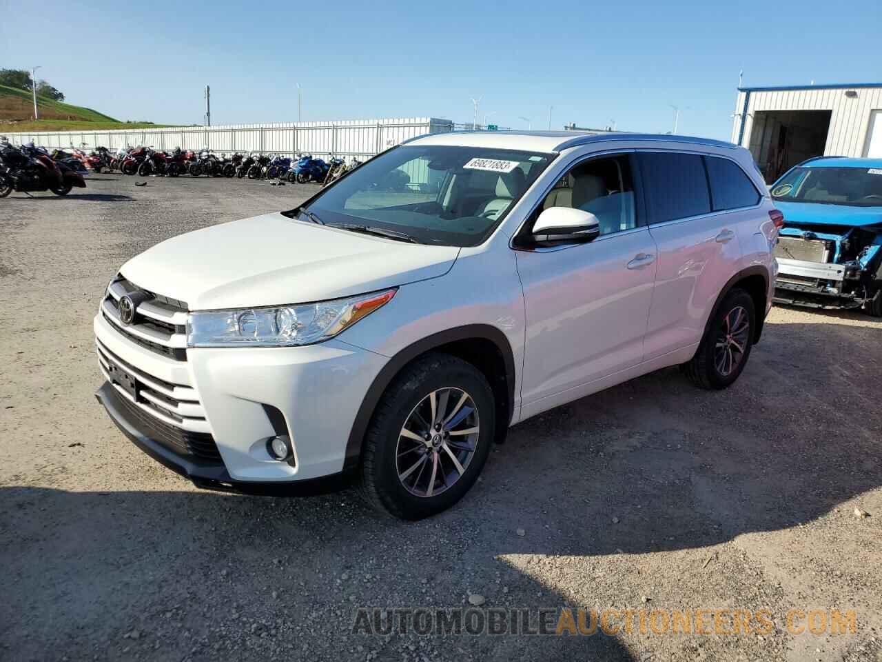 5TDJZRFH2JS532375 TOYOTA HIGHLANDER 2018