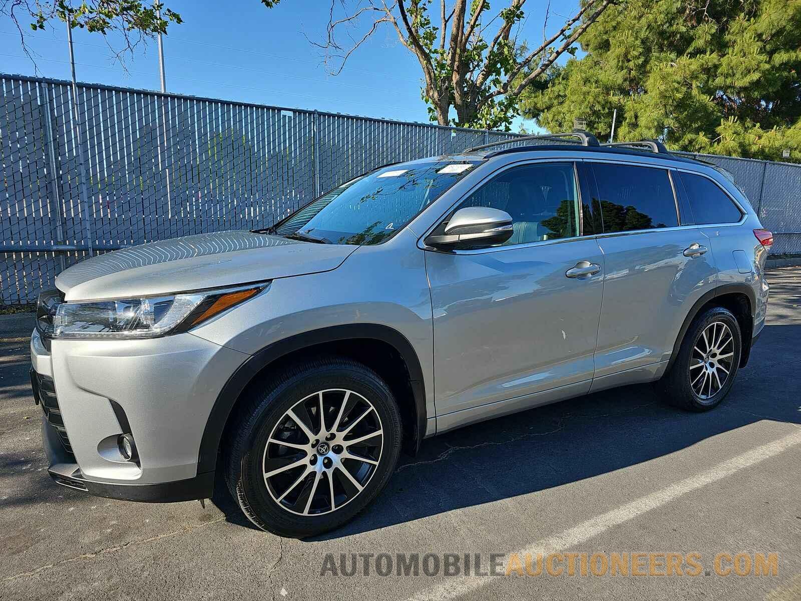 5TDJZRFH2JS540993 Toyota Highlander 2018