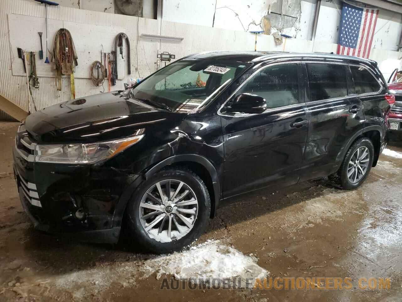 5TDJZRFH2JS543649 TOYOTA HIGHLANDER 2018