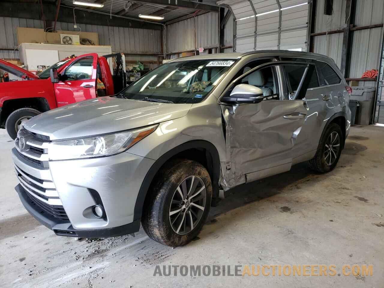 5TDJZRFH2JS548401 TOYOTA HIGHLANDER 2018