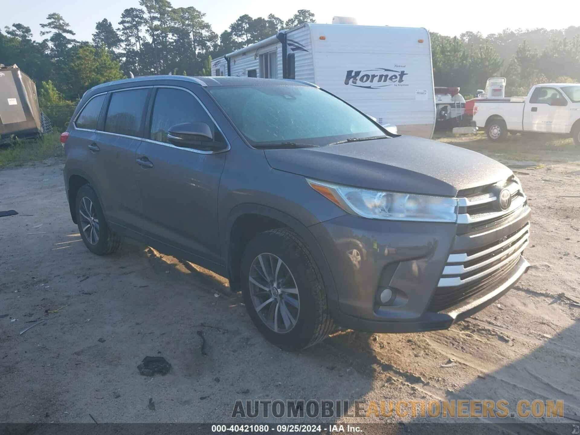 5TDJZRFH2JS811289 TOYOTA HIGHLANDER 2018