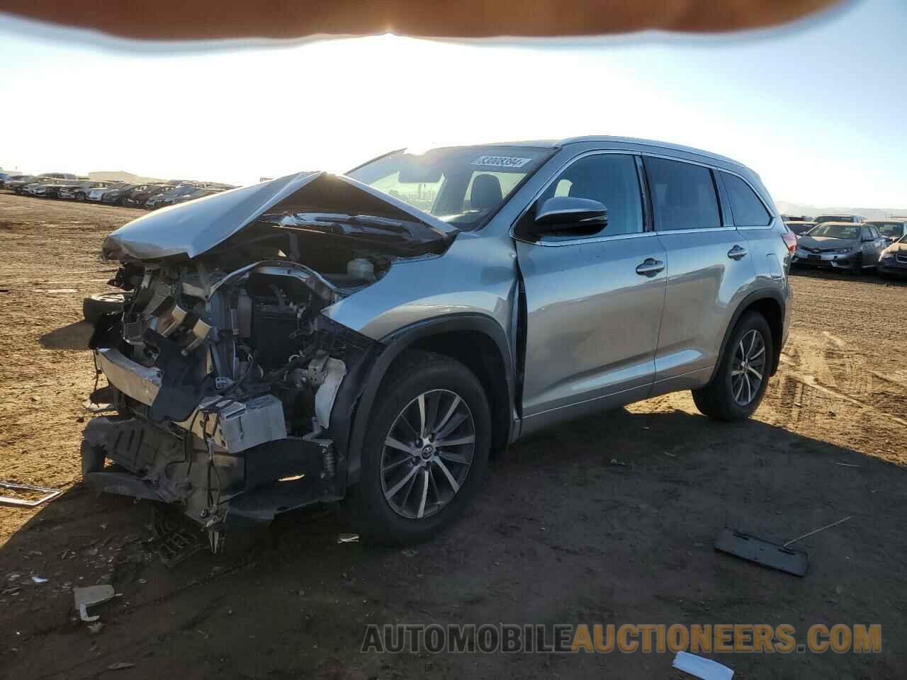 5TDJZRFH2JS843823 TOYOTA HIGHLANDER 2018