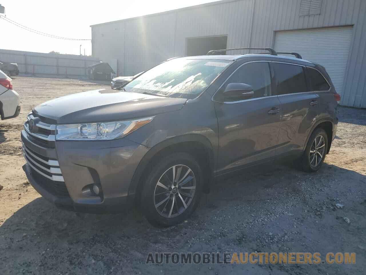 5TDJZRFH2JS873887 TOYOTA HIGHLANDER 2018